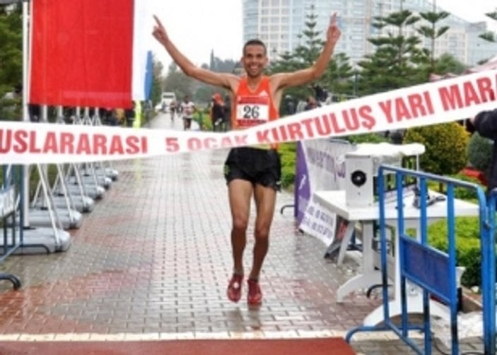 Adana Kurtuluş Yarı Maratonu start aldı