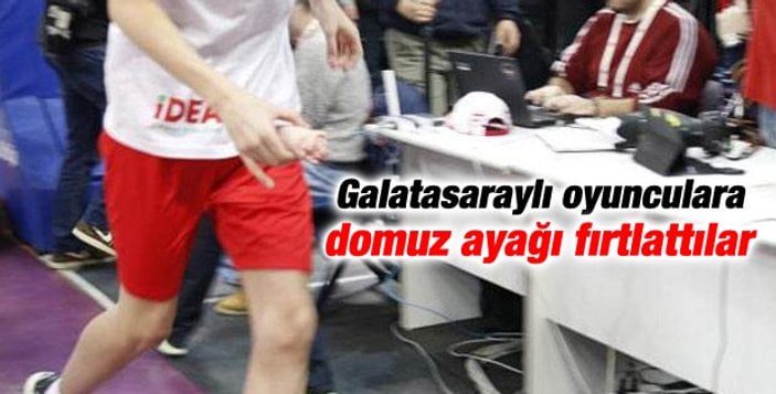 Galatasaray Kızılyıldız taraftarına sahada yanıt verdi