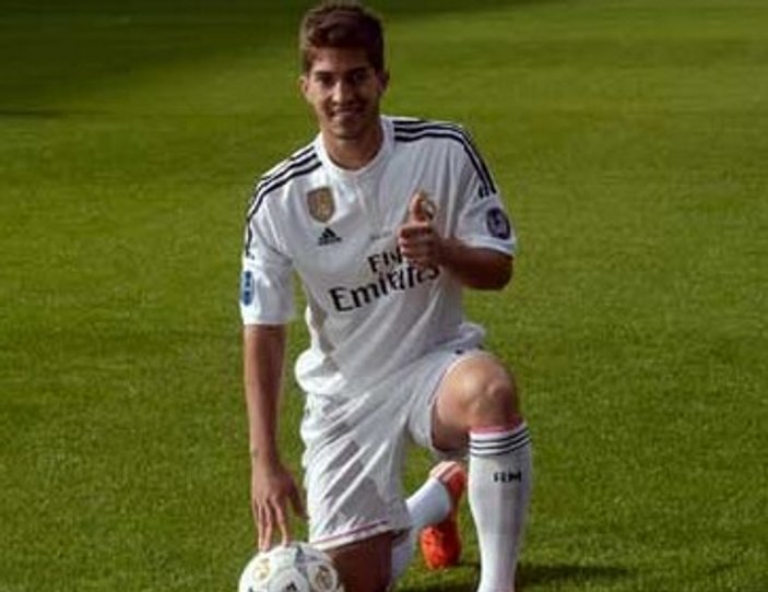 Real Madrid Lucas Silva'yı basına tanıttı