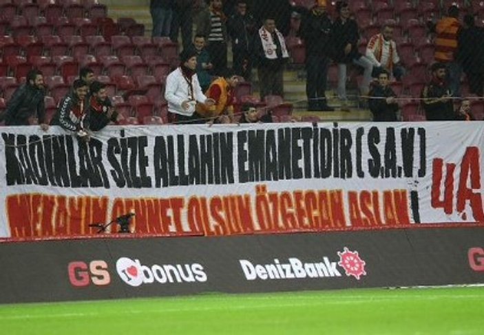 ultrAslan'dan Özgecan Aslan pankartı