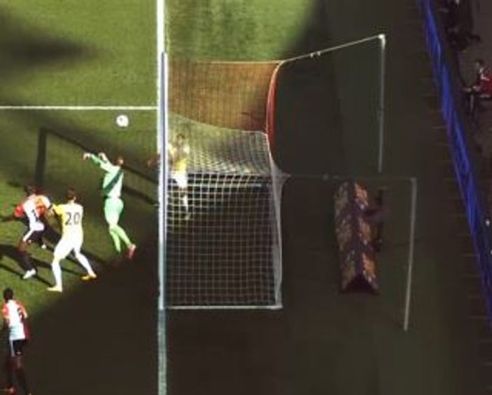 Feyenoord'un golü teknoloji sayesinde atıldı - İZLE