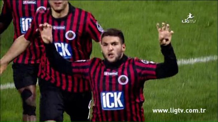 Fenerbahçe'yi yıkan El Kabir'in gol sevinci gündem oldu