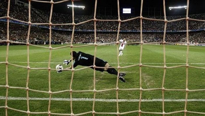 Volkan'ın kurtardığı penaltı UEFA tarihine geçti