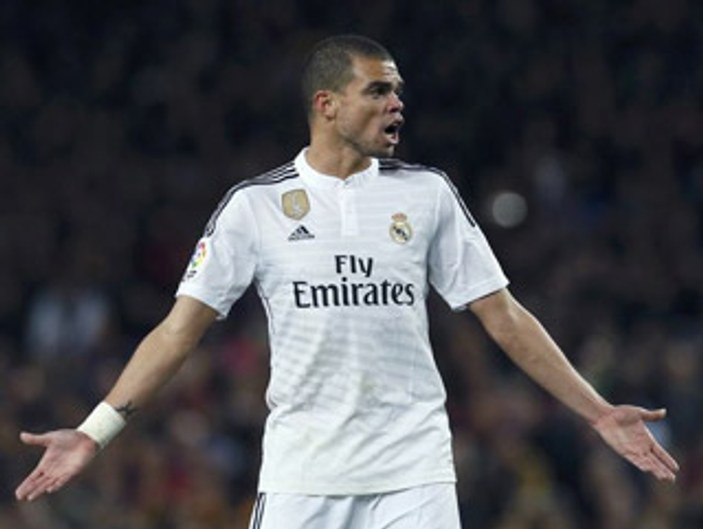 Real Madrid'in hırçın defansı Pepe 2 hafta yok