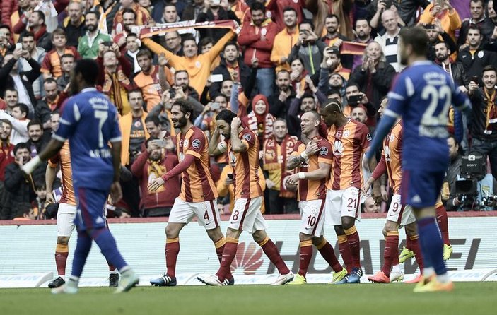 Galatasaray Karabükspor'u rahat geçti