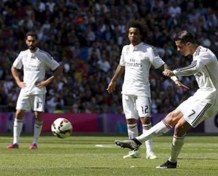 Ronaldo 347 gün sonra frikikten gol attı