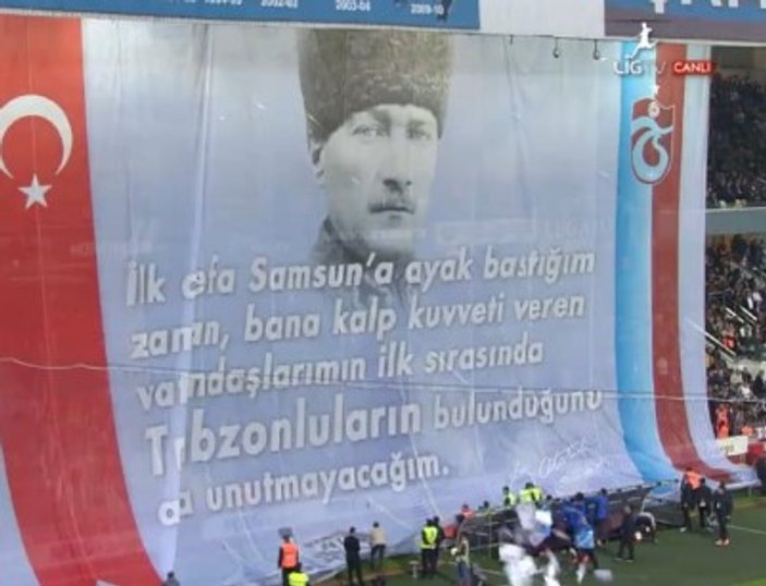 Trabzonspor taraftarından Atatürk'lü pankart