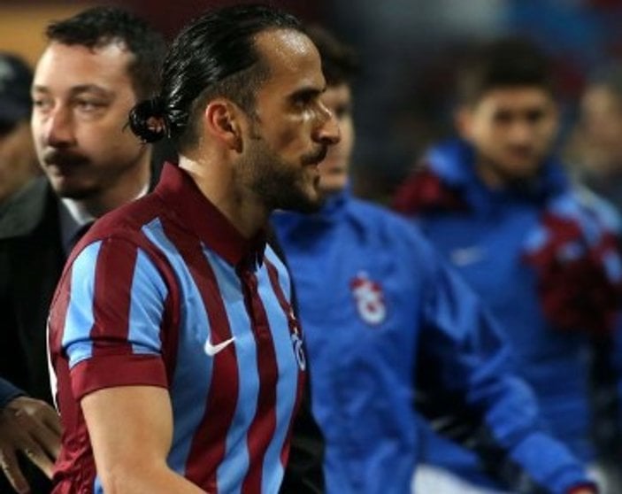 Trabzonspor taraftarı Erkan Zengin'i protesto etti