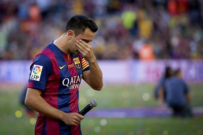 Xavi Barcelona'ya gözyaşlarıyla veda etti