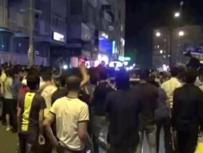 Diyarbakır'da Galatasaraylı taraftarlara saldırı İZLE