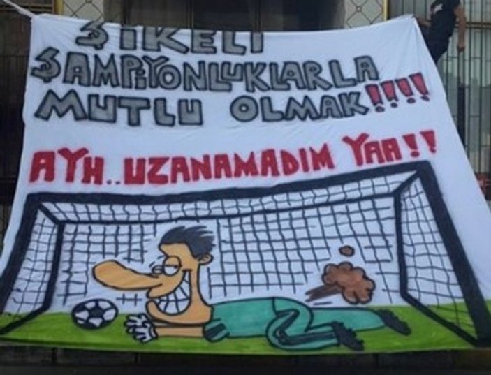 Beşiktaşlı taraftarlardan şike imalı G.Saray pankartı