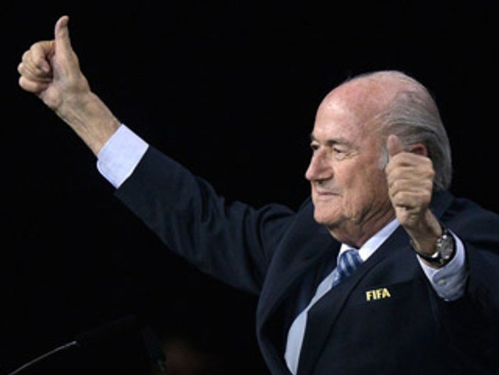 Sepp Blatter yeniden FİFA başkanı seçildi