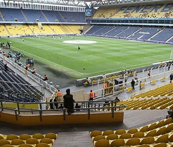 Fenerbahçe boş tribünlere karşı oynuyor