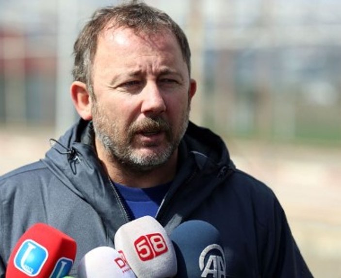 Sergen Yalçın eski Beşiktaşlı futbolcuyu transfer ediyor