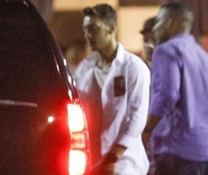 Mesut Özil'in Ramazan'da bara gitmesi gündem oldu