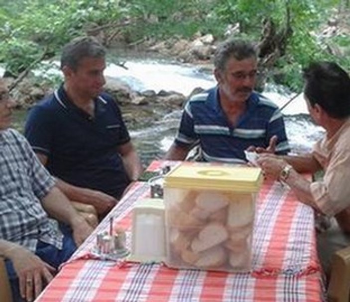 Hamza Hamzaoğlu tatilini Üzümdere köyünde geçiriyor