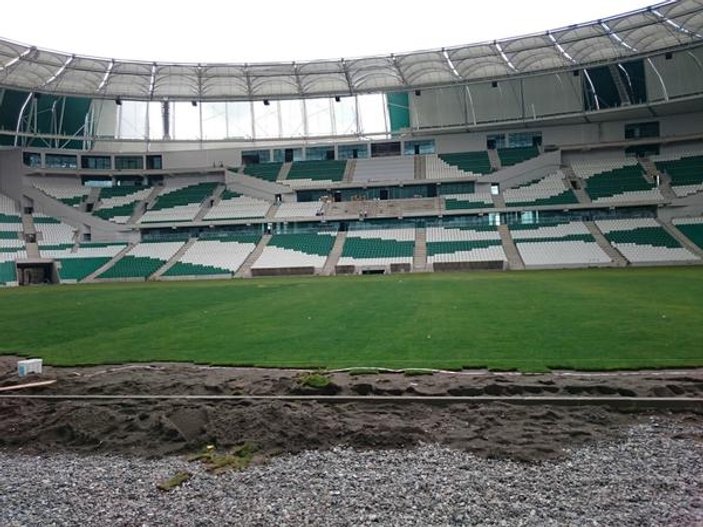 Timsah Arena'da çim serme işlemi tamamlandı
