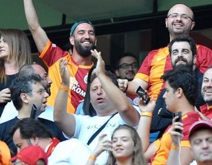 Barcelona Arda'yı Galatasaray'a kiralayabilir
