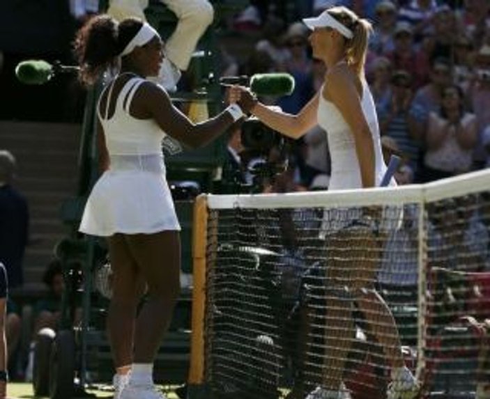 Tenis kortunda Serena aşkta Sharapova kazandı