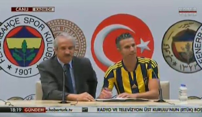 Van Persie Fenerbahçe'ye imzayı attı