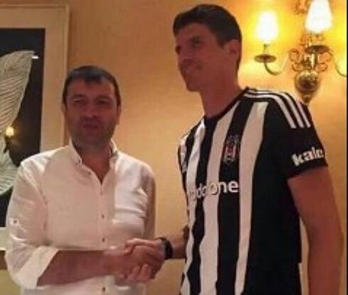 Beşiktaş Mario Gomez'i KAP'a bildirdi