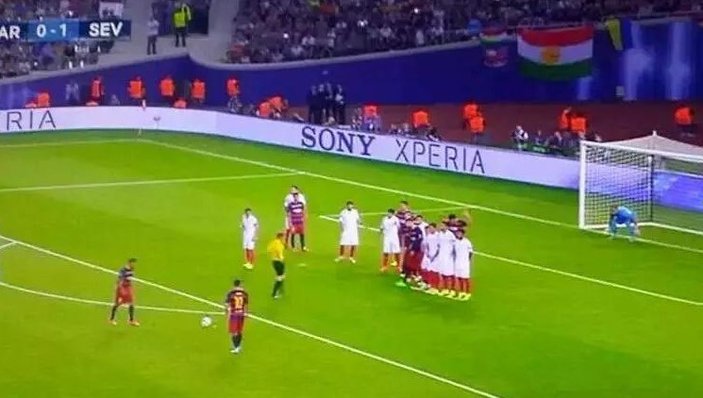 Barcelona-Sevilla maçında Kürdistan bayrağı