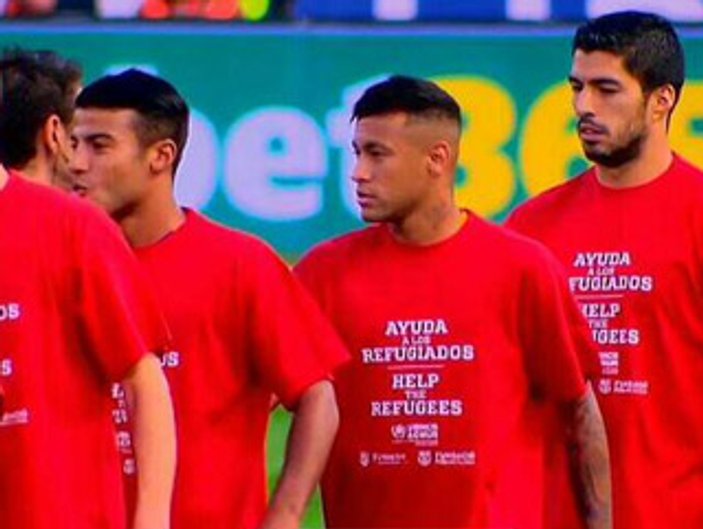 Atletico Madrid-Barcelona maçında Suriyeliler için mesaj