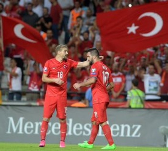 Türkiye-İzlanda maçı biletleri satışa çıkıyor
