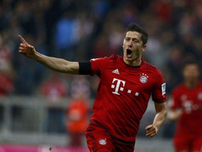 Lewandowski 9 dakikada 5 gol attı İZLE