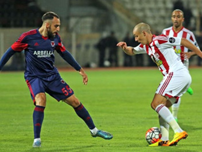 Medicana Sivasspor-Mersin İdmanyurdu maçında gol düellosu