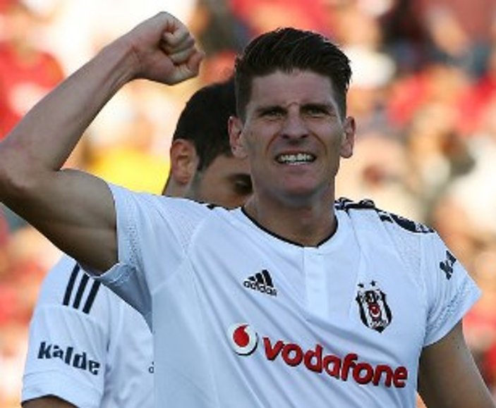 Mario Gomez'e sözleşme sürprizi