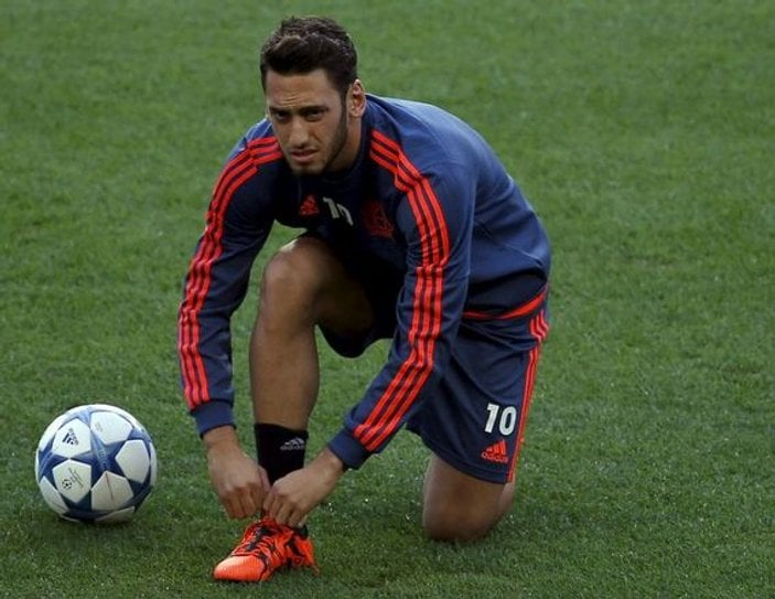 Ada'dan Hakan Çalhanoğlu'na dev talip