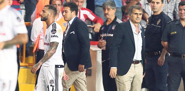 Quaresma soyunma odasında ortalığı karıştırdı