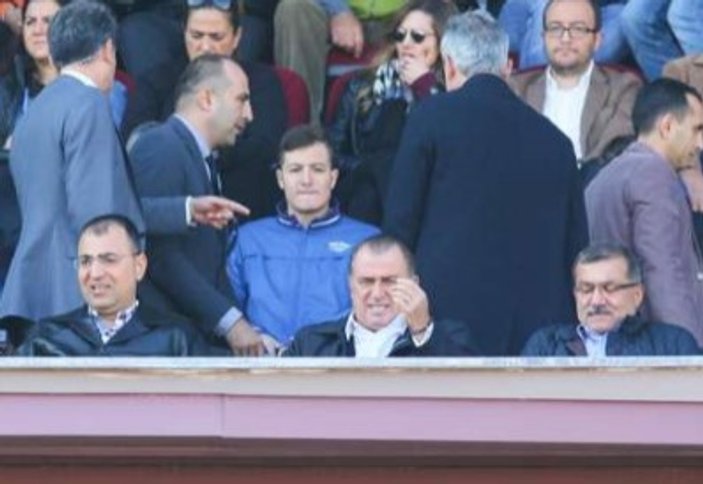 Fatih Terim, Karşıyaka - Göztepe maçını tribünden izledi
