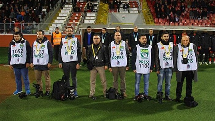 Ümit Özat'a büyük ayıp