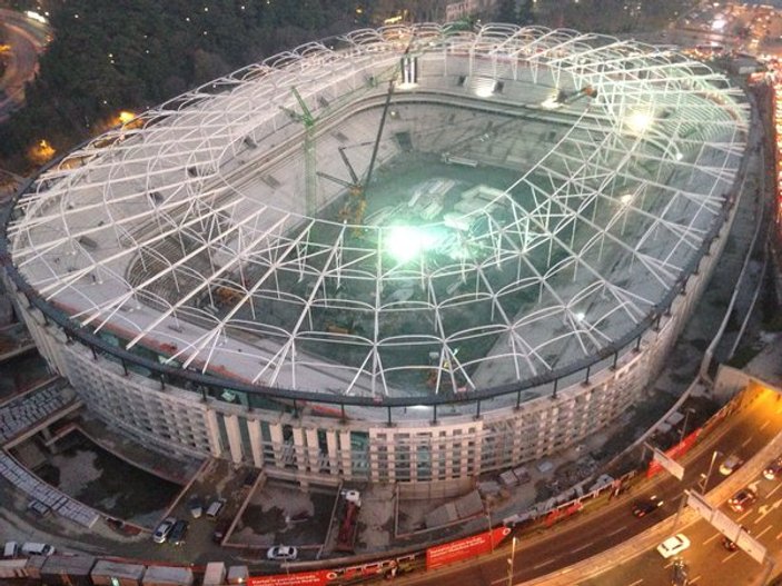 Vodafone Arena'nın çatı iskeleti tamamlandı