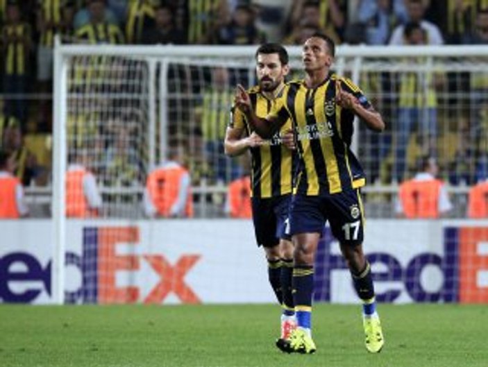 Fenerbahçe ezeli rakiplerini solladı