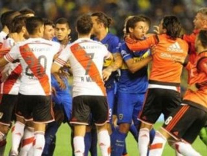 Boca Juniors-River Plate derbisinde 5 kırmızı kart
