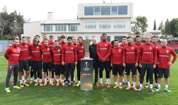 Galatasaray UEFA Kupası'yla poz verdi