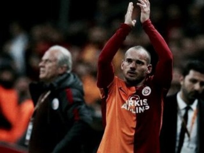 Mustafa Denizli'ye Sneijder protestosu