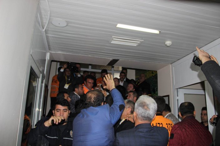 Tugay Kerimoğlu'yla basın mensupları arasında arbede - İZLE