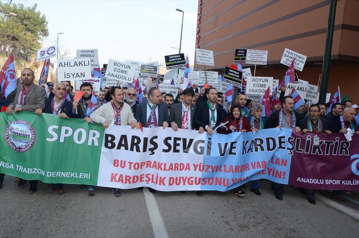 Bursa ve Trabzon taraftarlarından ortak protesto