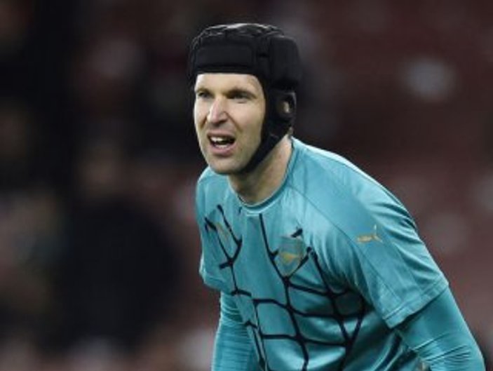 Petr Cech sakatlandı