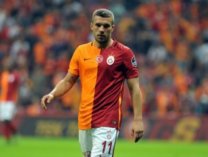 Podolski'den ayrılacak iddialarına yanıt geldi