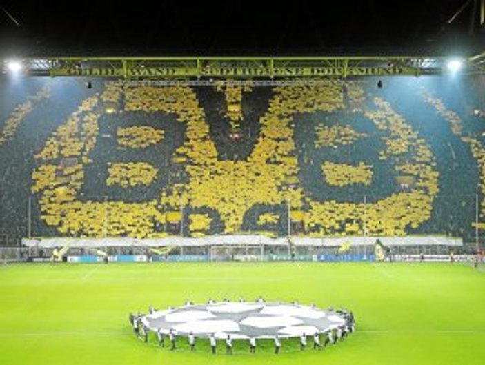 B.Dortmund taraftarı Nazi kurbanı Türk'ü andı