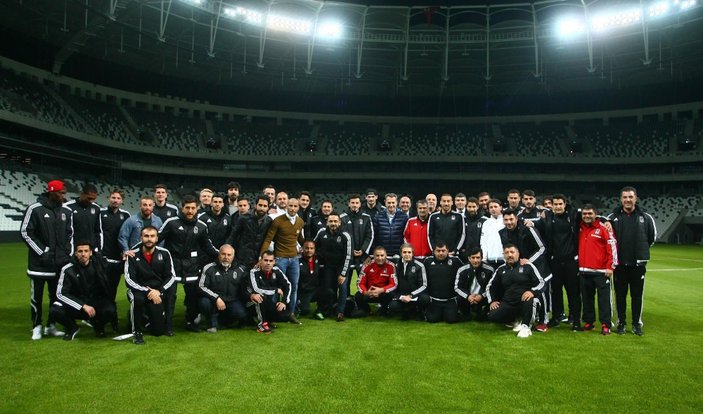 Beşiktaşlı futbolcular Vodafone Arena’yı gezdi