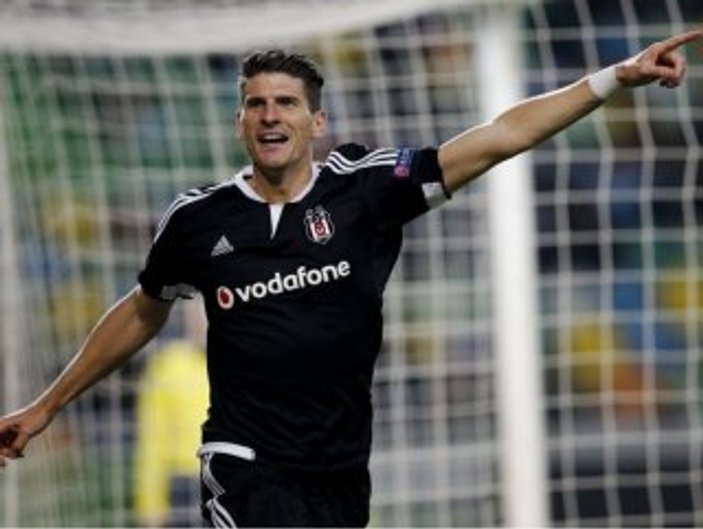 Mario Gomez'in menajeri müjdeli haberi verdi