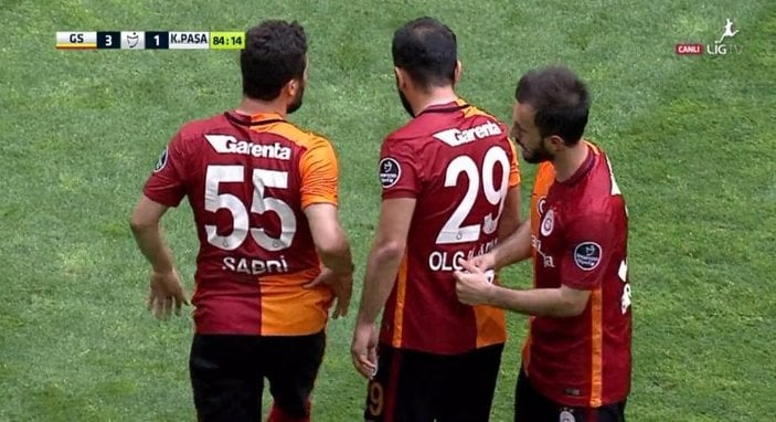 Sabri Sarıoğlu kaptanlığı kabul etmedi
