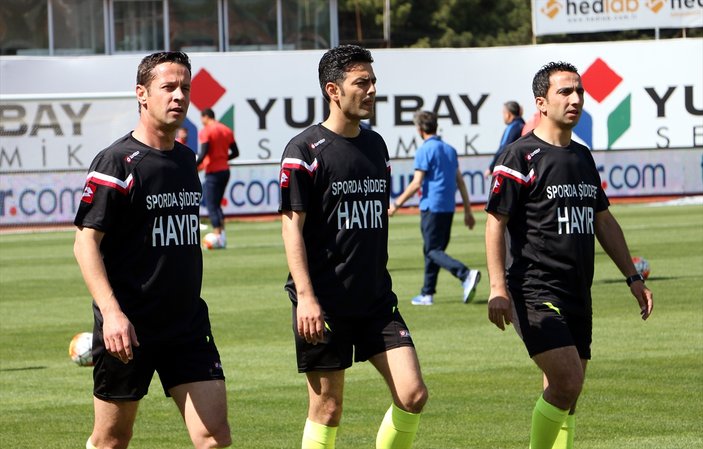 Trabzonsporlu futbolculardan protesto