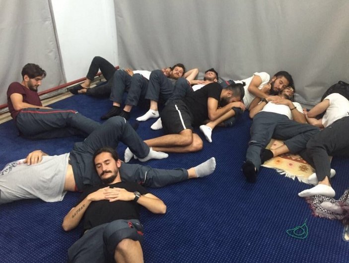 Küme düşen Kartalspor'da futbolcular Mersin'de bırakıldı